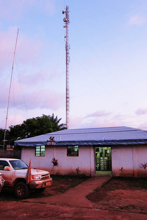 The VHF antenna (on the left) in Tabou, Côte d'Ivoire